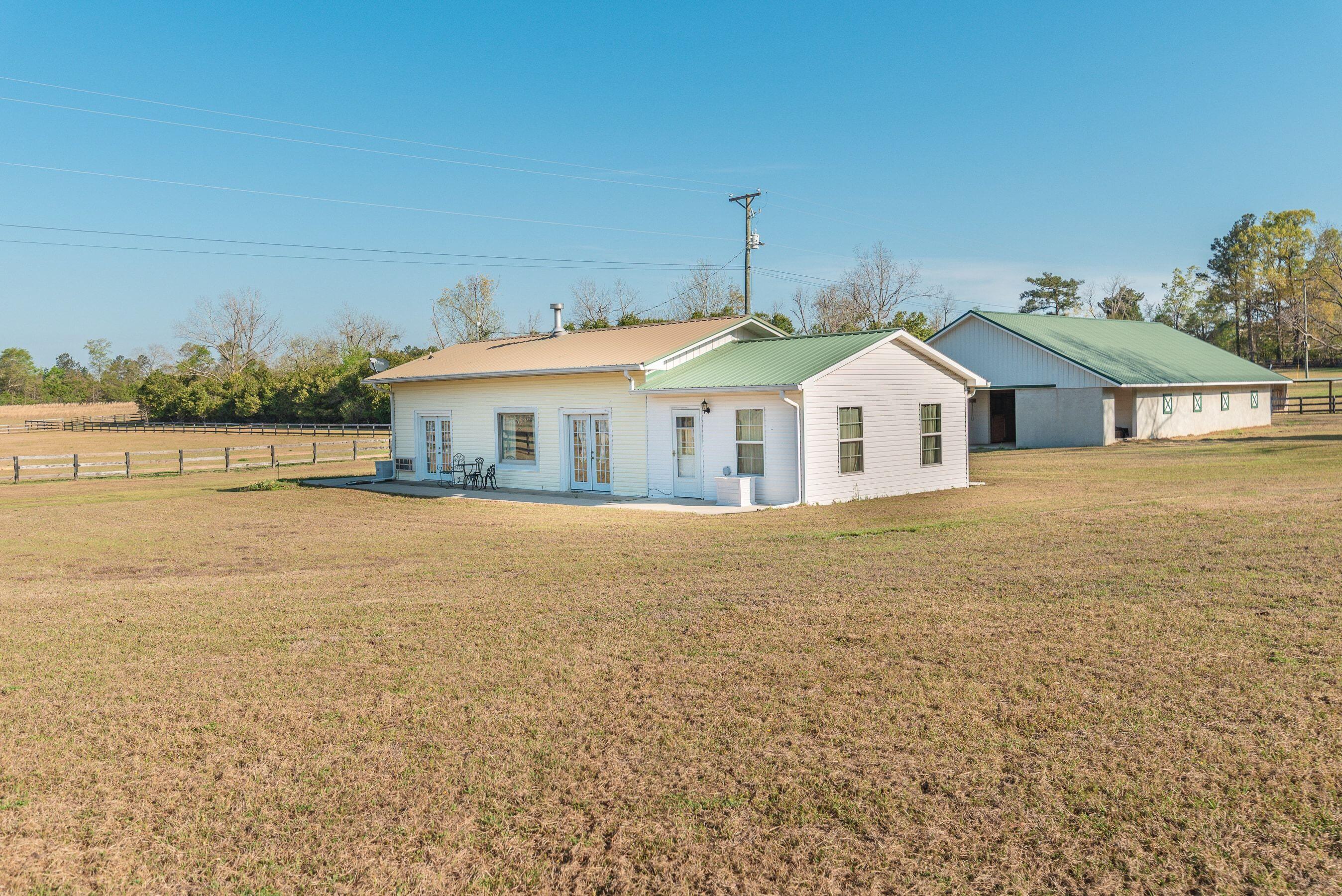252 Moseley Road Williston, SC 29853 - Photo 4 of 64