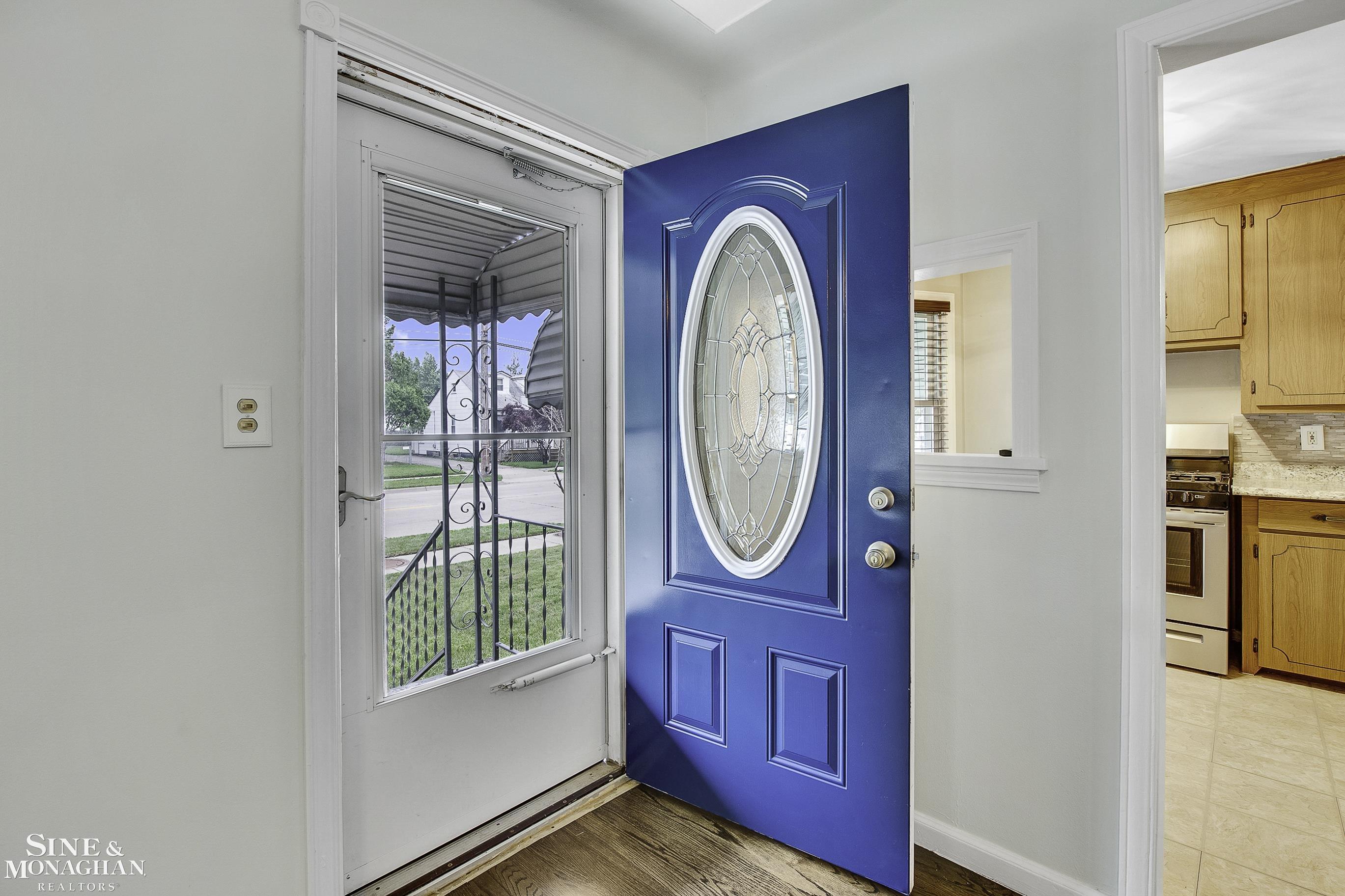 8075 Stephens Center Line, MI 48015 - Photo 2 of 20 Gallery Image 2