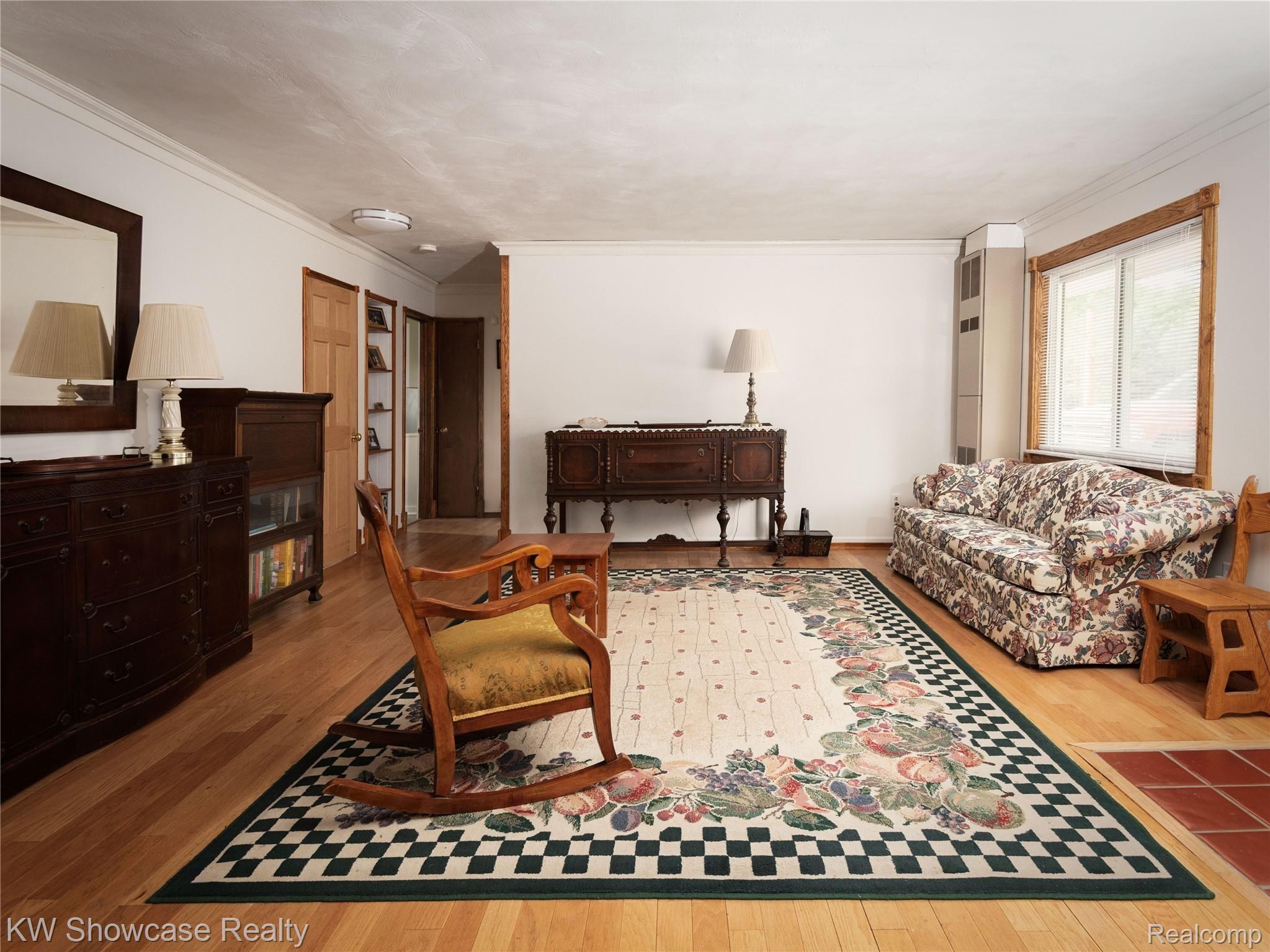 6020 North Tipsico Lake Road Holly, MI 48442 - Photo 11 of 54 081419-LR-03 (1).jpg