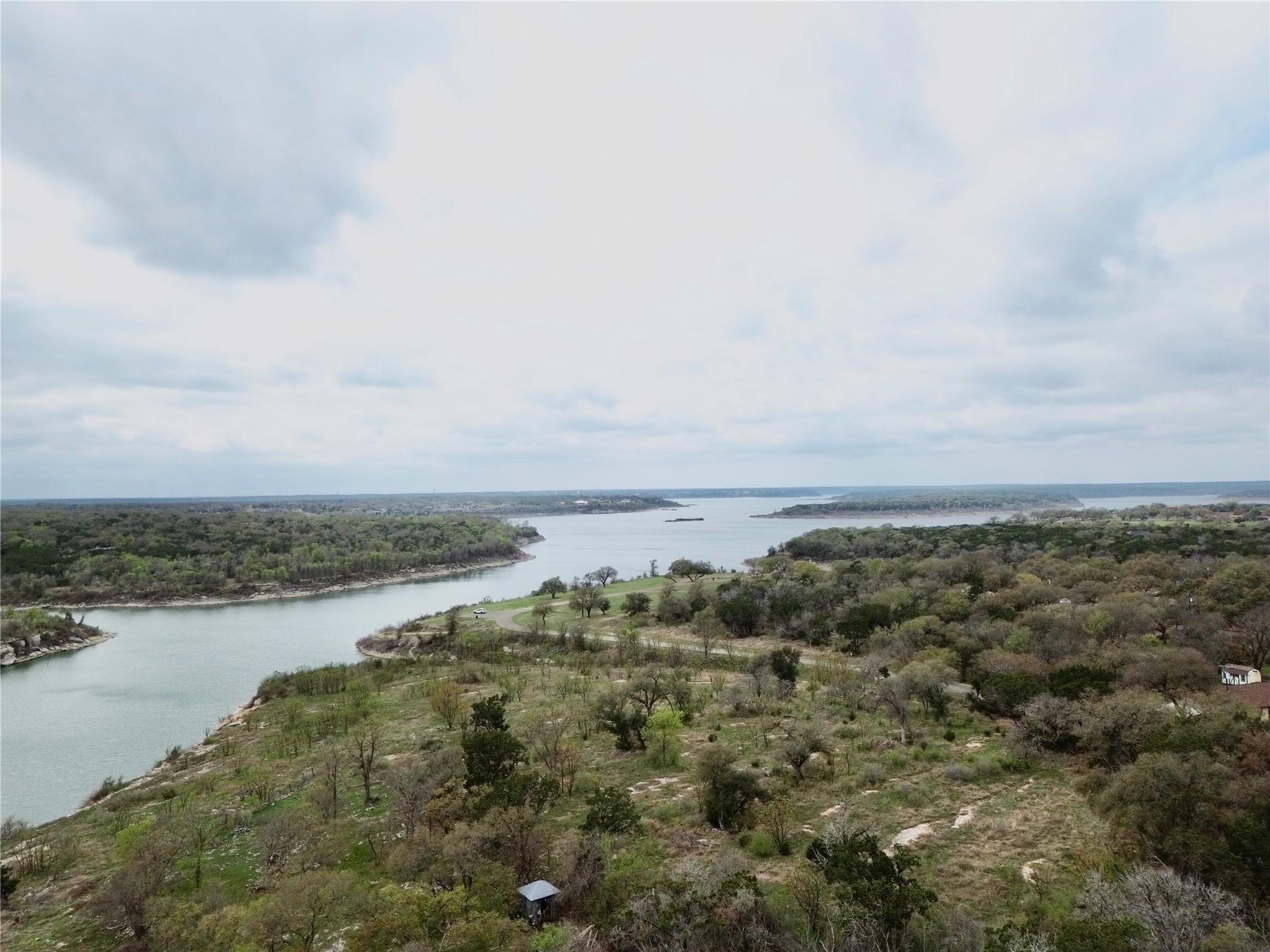 55 Cliffside Circle Belton, TX 76513 - Photo 5 of 8 an aerial view of residential building and ocean