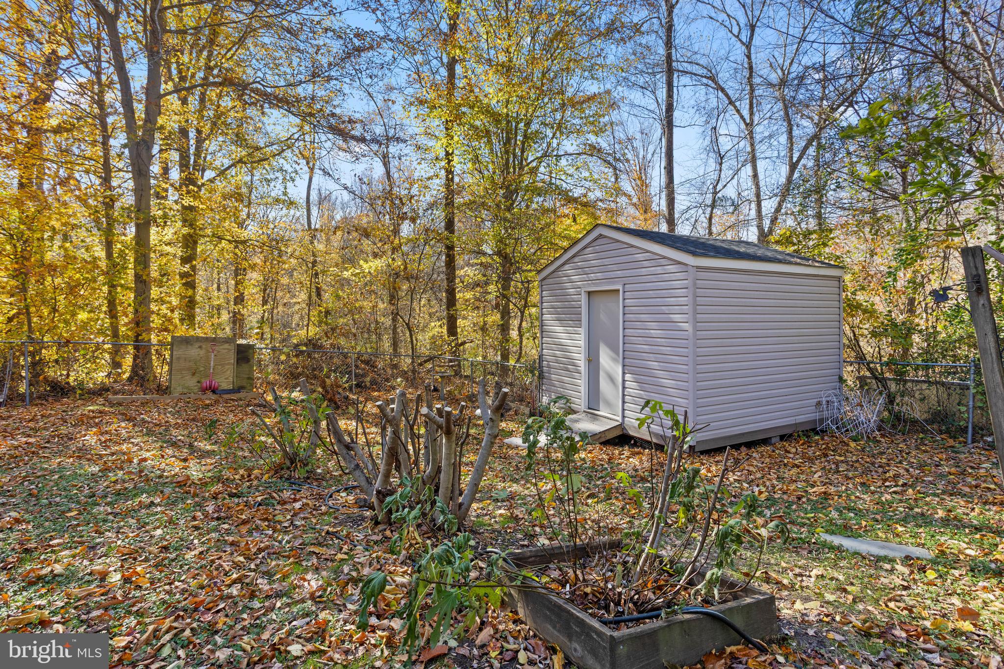 7410 Dakota Avenue Chesapeake Beach, MD 20732 - Photo 45 of 68 a backyard of a house