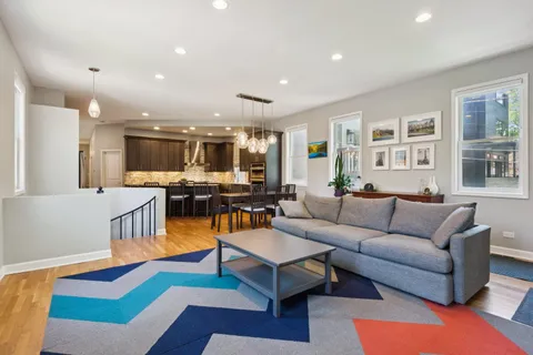 $825,000 | 2130 West Le Moyne Street, Unit 1, Chicago, IL 60622