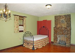 879 Egypt Road Bluff City, TN 37618 - Photo 14 of 24 Guest Cottage