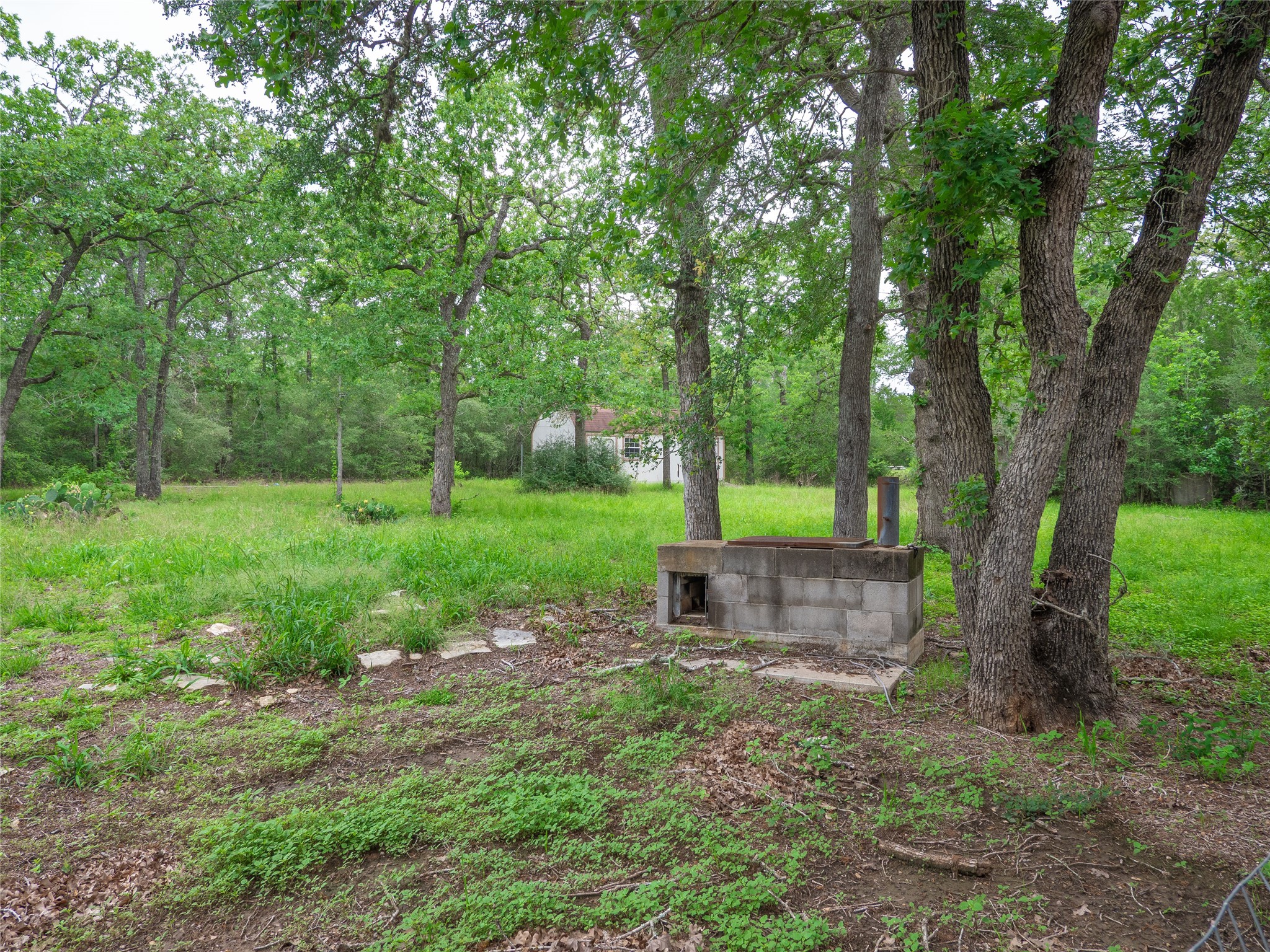 222 Pr 2005 Lockhart, TX 78644 - Photo 36 of 39