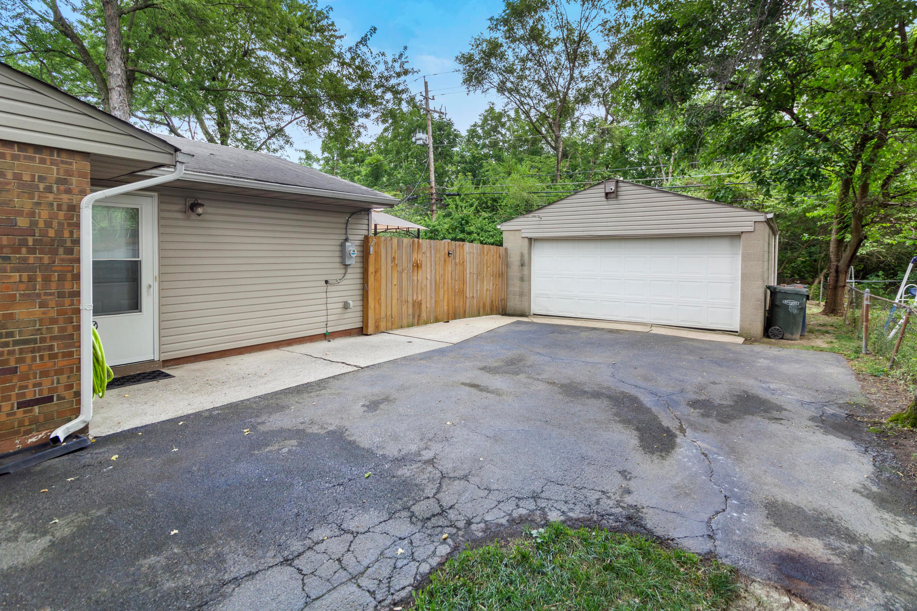 5176 Drivemere Road Hilliard, OH 43026 - Photo 27 of 28 5176 Drivemere Rd (27)