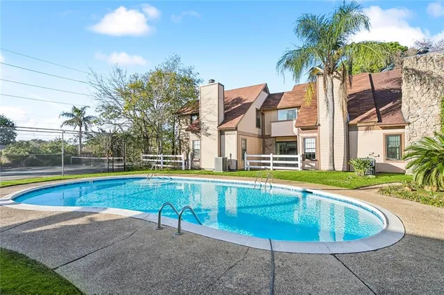 $155,000 | 4135 Loire Drive, Unit B, Kenner, LA 70065