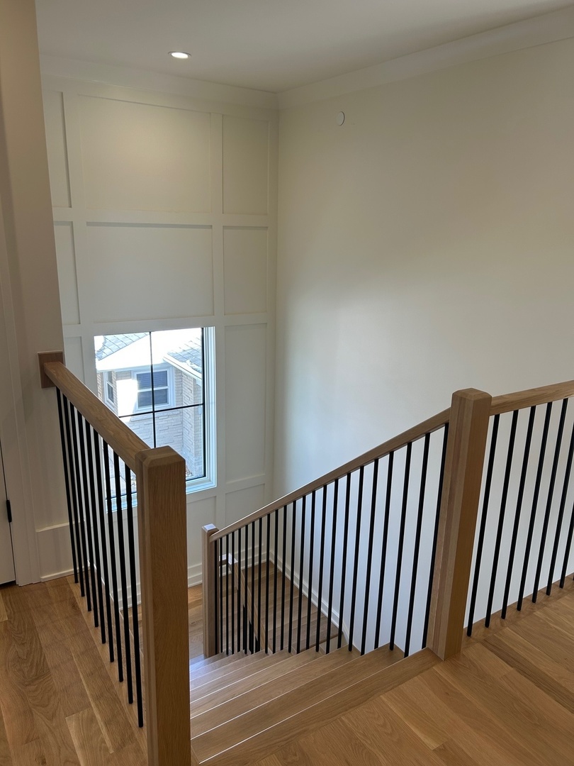 1413 Brophy Avenue Park Ridge, IL 60068 - Photo 15 of 34 a view of a hallway