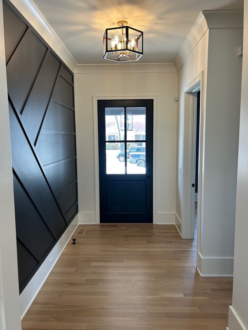 1413 Brophy Avenue Park Ridge, IL 60068 - Photo 2 of 34 a view of entryway