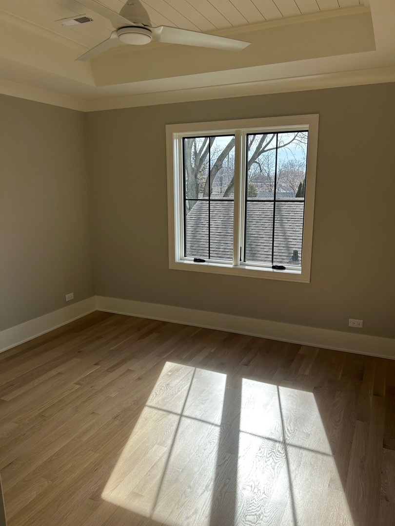 1413 Brophy Avenue Park Ridge, IL 60068 - Photo 22 of 34 a view of an empty room and a window