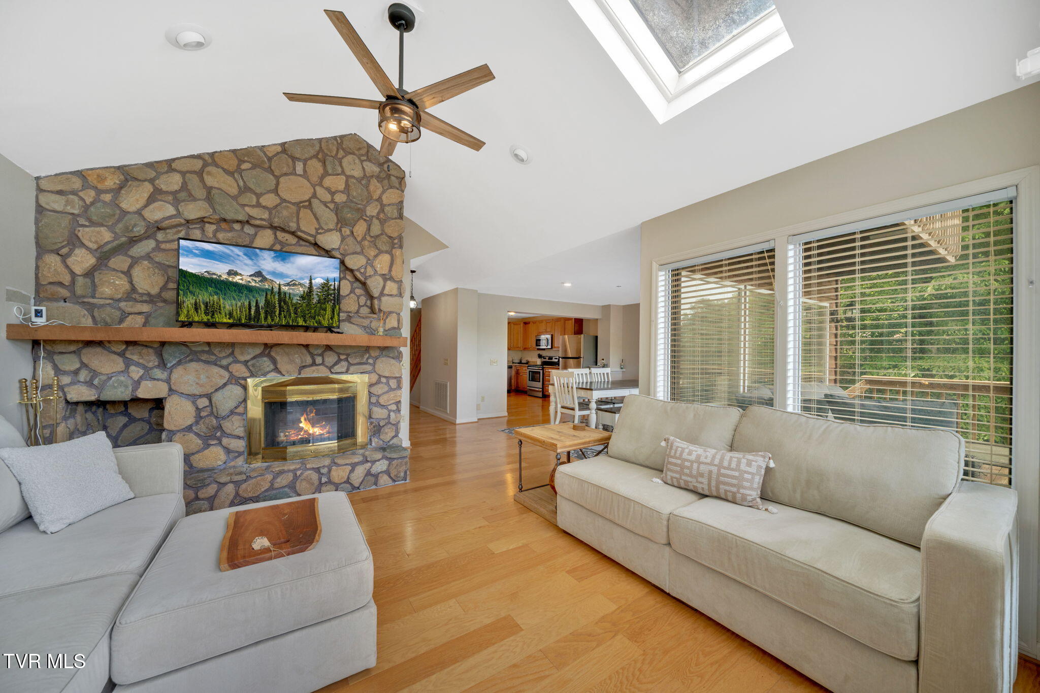 310 Cove Ridge Lane Butler, TN 37640 - Photo 15 of 69 IMG_2806