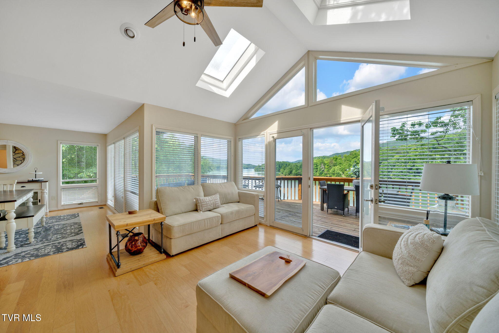 310 Cove Ridge Lane Butler, TN 37640 - Photo 16 of 69 IMG_2805