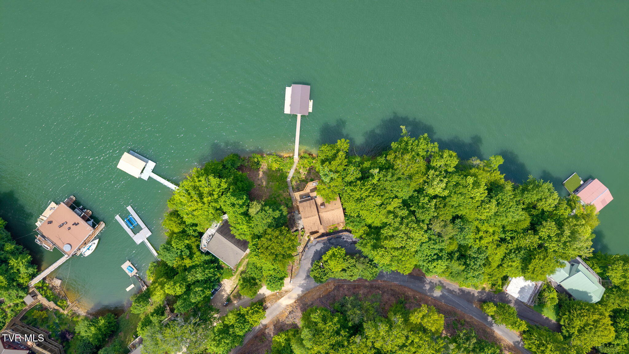 310 Cove Ridge Lane Butler, TN 37640 - Photo 5 of 69 IMG_2774