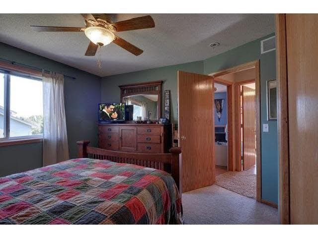 1021 Sparrow Road Waconia, MN 55387 - Photo 9 of 18 Gallery Image 9