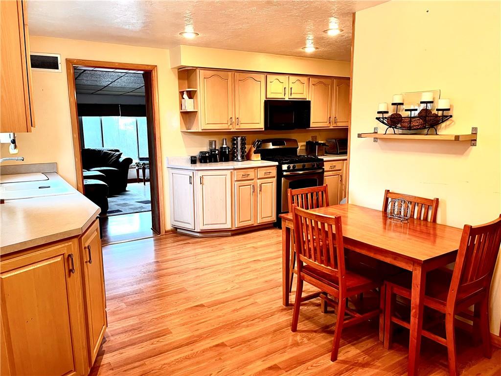 3531 Bevan Road North Versailles, PA 15137 - Photo 5 of 23 Dinette area with open concept kitchen.