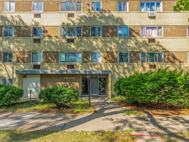 $135,000 | 6500 North Ridge Boulevard, Unit 4E, Chicago, IL 60626