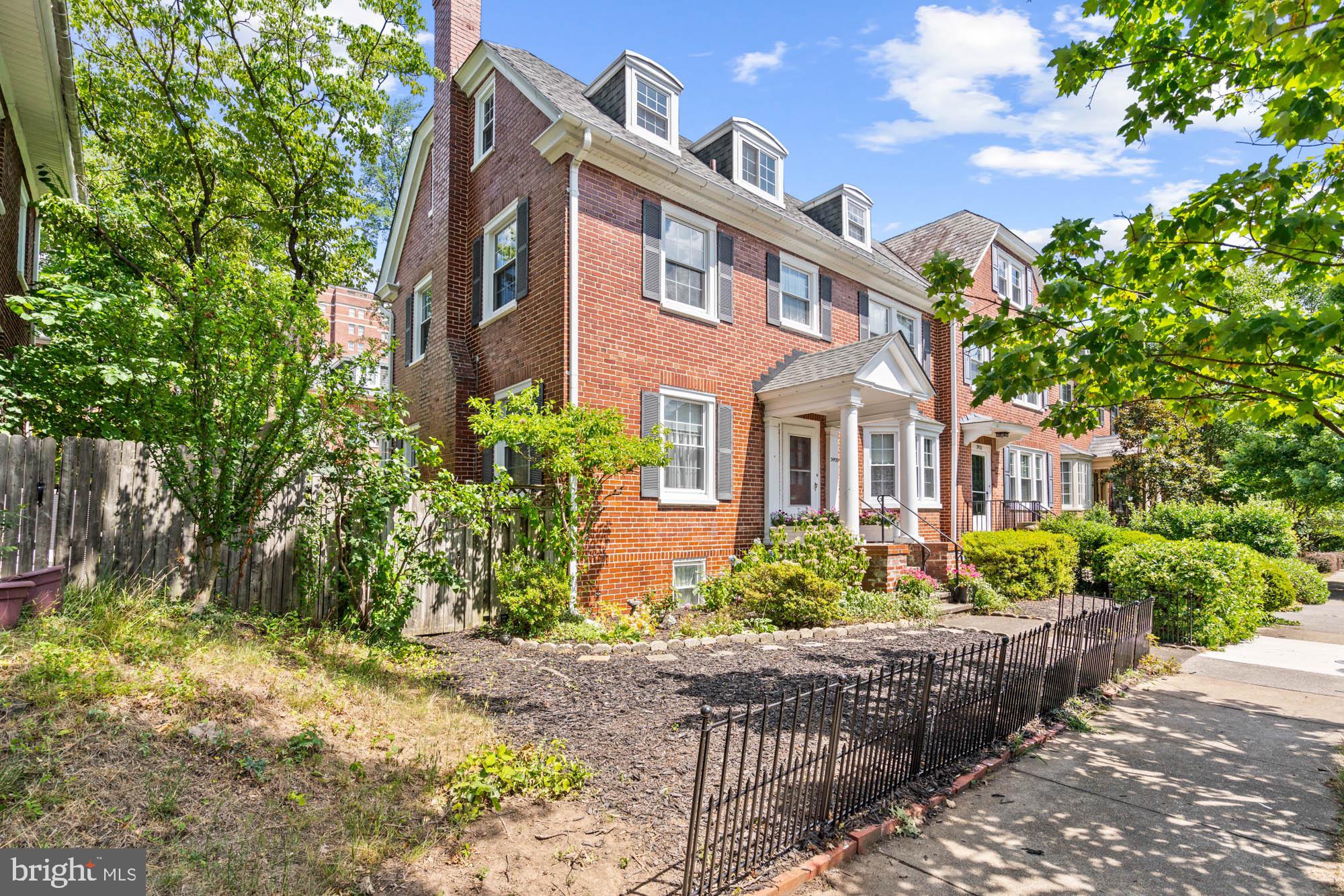 3933 Canterbury Road Baltimore, MD 21218 - Photo 3 of 60