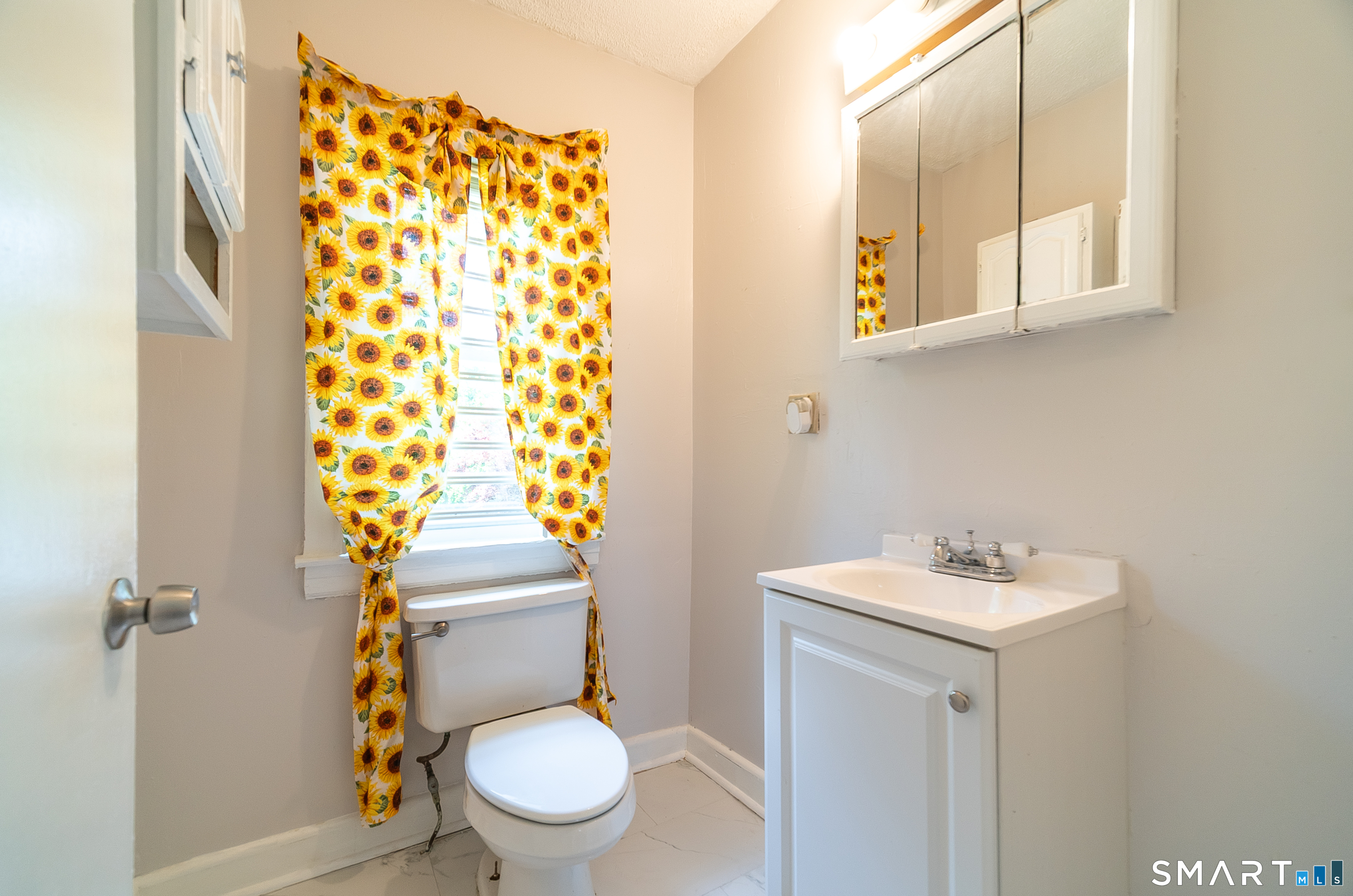 199 Woodend Road Stratford, CT 06615 - Photo 17 of 32