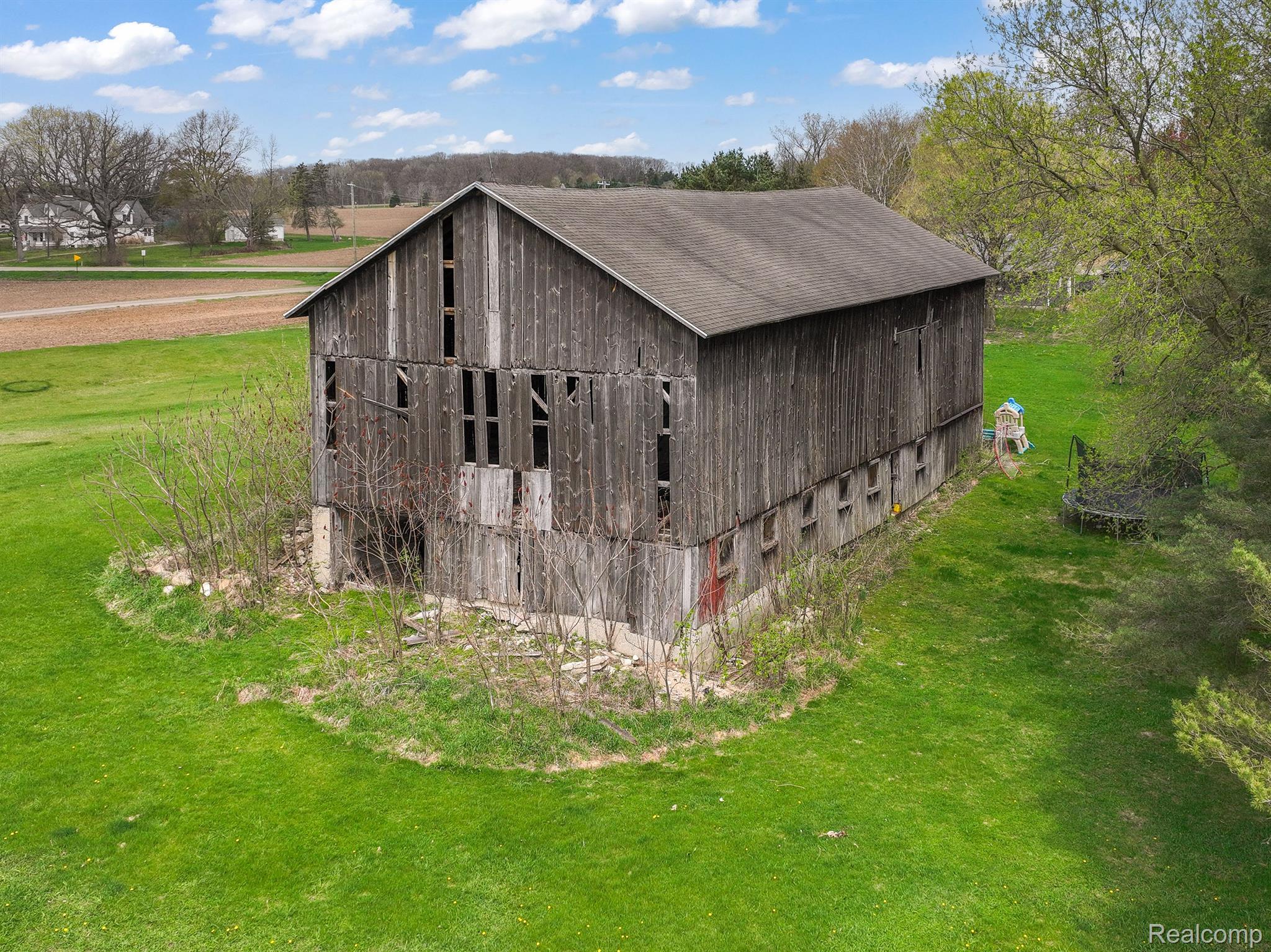 10639 Mason Road Fowlerville, MI 48836 - Photo 9 of 25