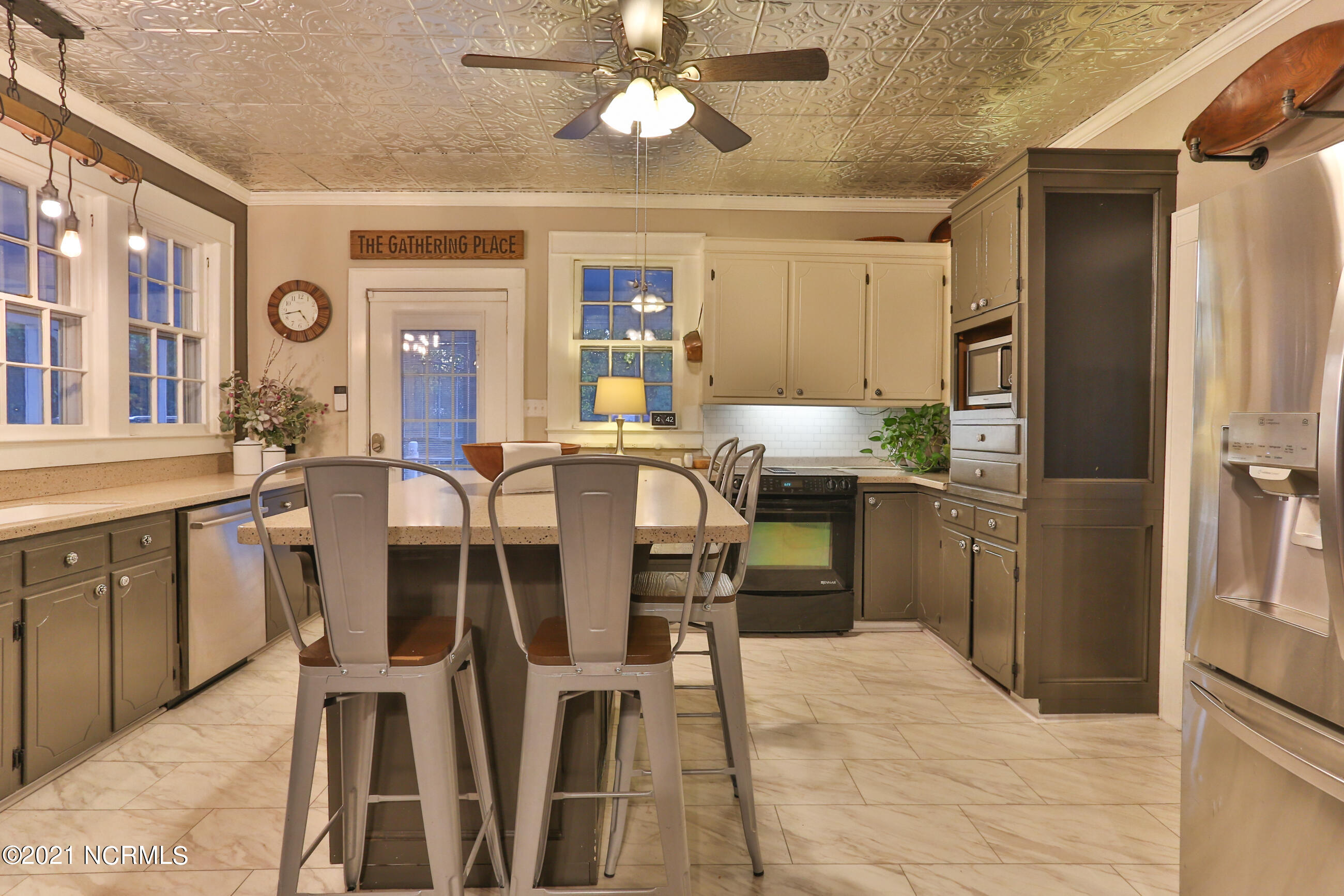 1020 Fayetteville Road Rockingham, NC 28379 - Photo 23 of 85 eat in kitchen
