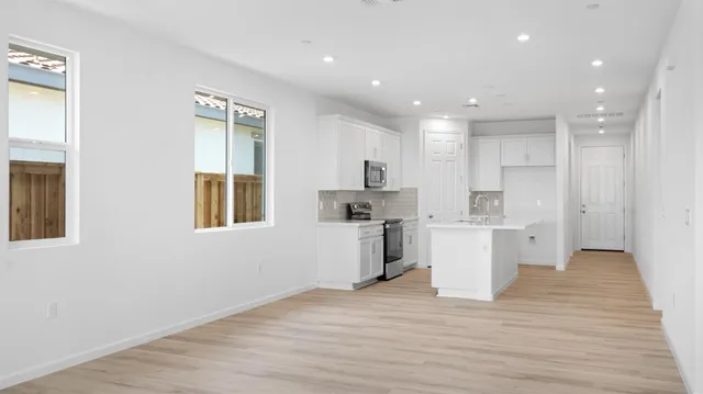 $512,950 | 1078 Camomile Drive, Plumas Lake, CA 95961