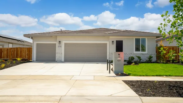 $512,950 | 1078 Camomile Drive, Plumas Lake, CA 95961