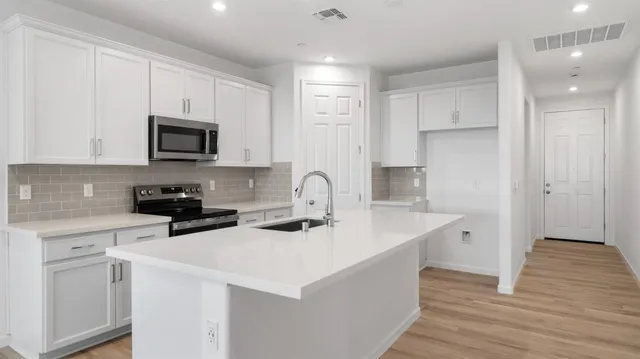 $512,950 | 1078 Camomile Drive, Plumas Lake, CA 95961