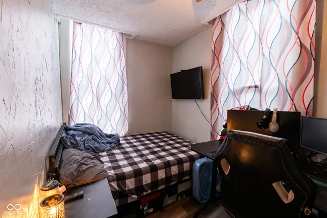 $369,999 | 198 West King Street, Franklin, IN 46131