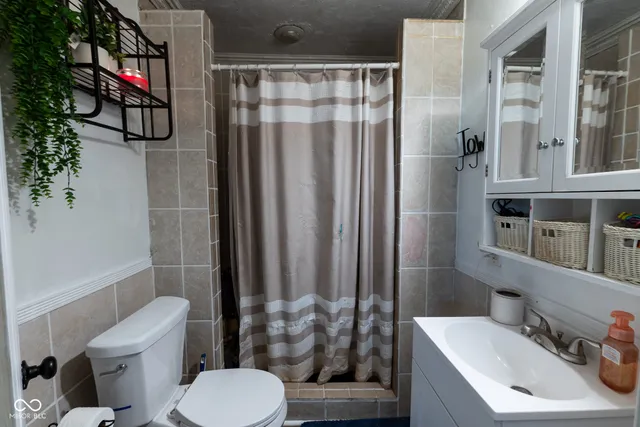 $369,999 | 198 West King Street, Franklin, IN 46131