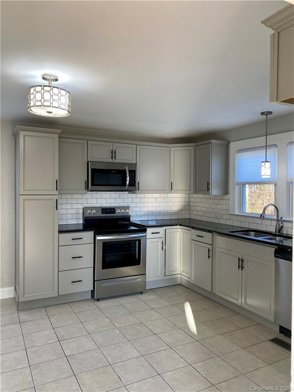 1512 Union Grove Road Lenoir, NC 28645 - Photo 9 of 29 Gallery Image 9
