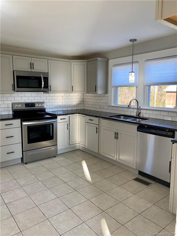 1512 Union Grove Road Lenoir, NC 28645 - Photo 10 of 29 Gallery Image 10