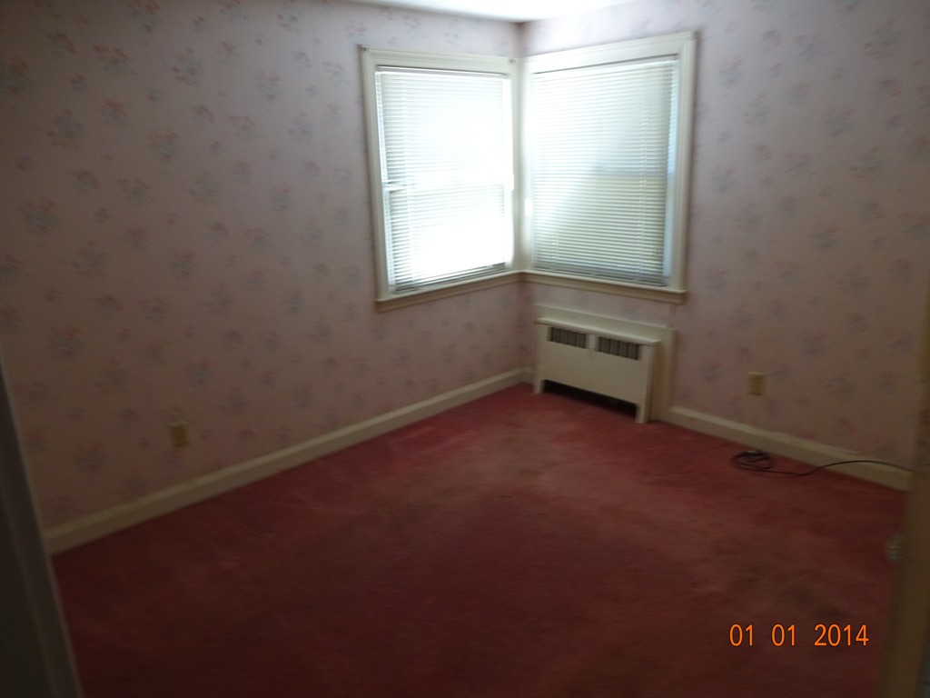 3 Sherwood Road Worcester, MA 01602 - Photo 12 of 12 an empty room with a window