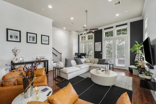 $3,300 | 5612 Kiam Street, Houston, TX 77007