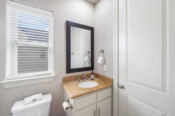 $3,300 | 5612 Kiam Street, Houston, TX 77007