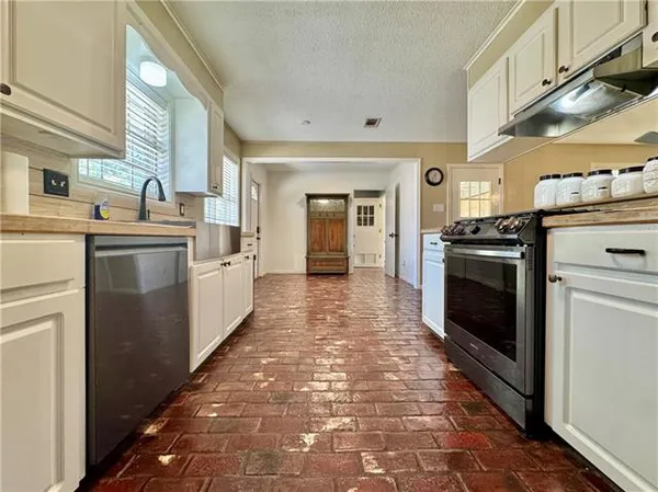 $245,000 | 184 Woodcliff Circle, Pineville, LA 71360