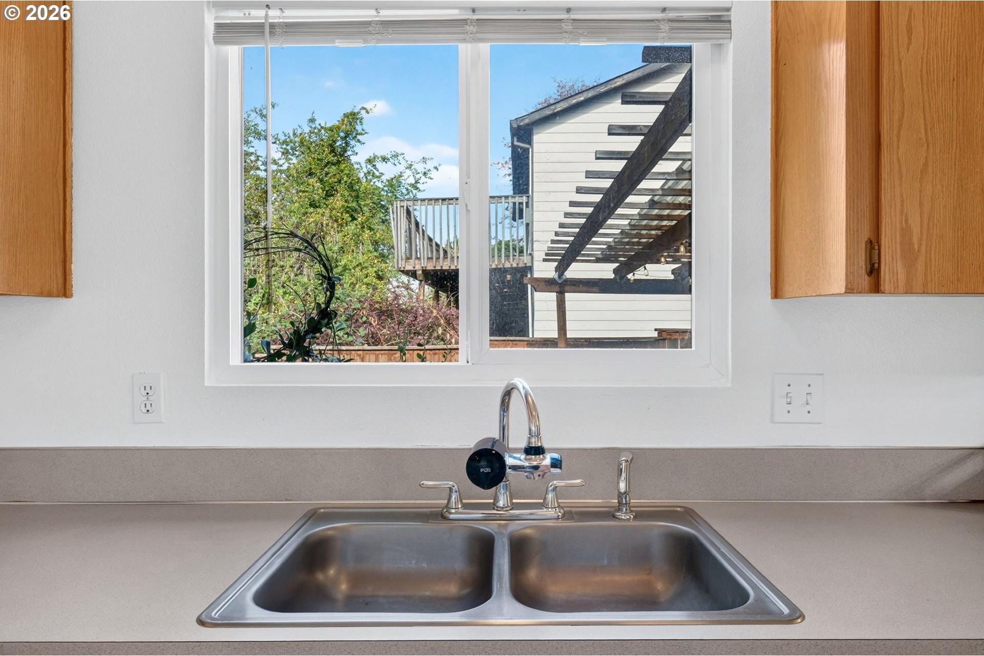 9654 North Edison Street Portland, OR 97203 - Photo 16 of 34 Kitchen