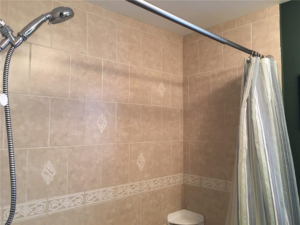 3724 Middleboro Road Castle Shannon, PA 15234 - Photo 15 of 25 The full bath includes a ceramic tiled shower and tub.