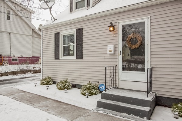 259 Draper Street Springfield, MA 01108 - Photo 2 of 27