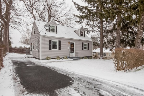 259 Draper Street Springfield, MA 01108 - Photo 4 of 27
