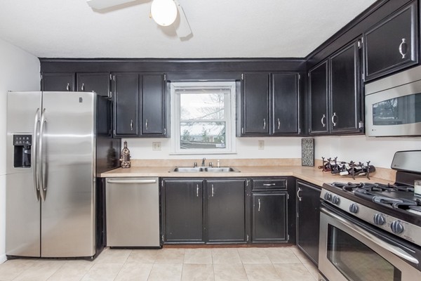 259 Draper Street Springfield, MA 01108 - Photo 9 of 27