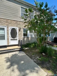 $1,600 | 22 Spring Street, Unit B, Killingly, CT 06239