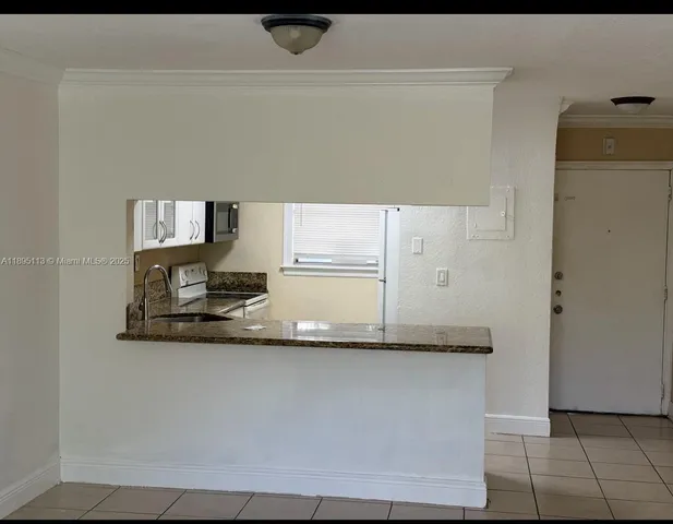 $1,800 | 17255 Southwest 95th Avenue, Unit 213, Palmetto Bay, FL 33157