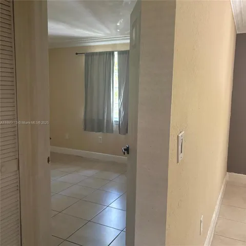 $1,800 | 17255 Southwest 95th Avenue, Unit 213, Palmetto Bay, FL 33157