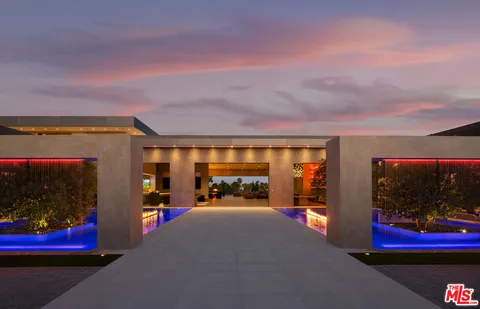 a view of a flesh screen tv