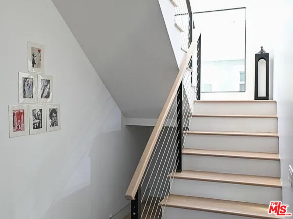 1410 Coronado Terrace Los Angeles, CA 90026 - Photo 20 of 27 a view of entryway