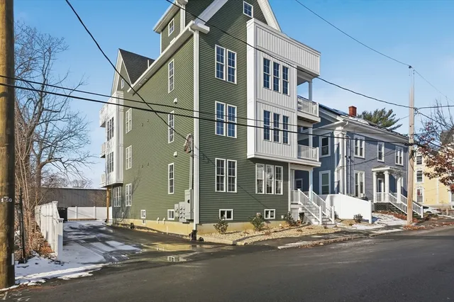 $359,000 | 8 Vine Street, Unit 4, Haverhill, MA 01830