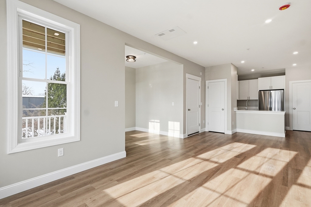 8 Vine Street, Unit 4 Haverhill, MA 01830 - Photo 5 of 21