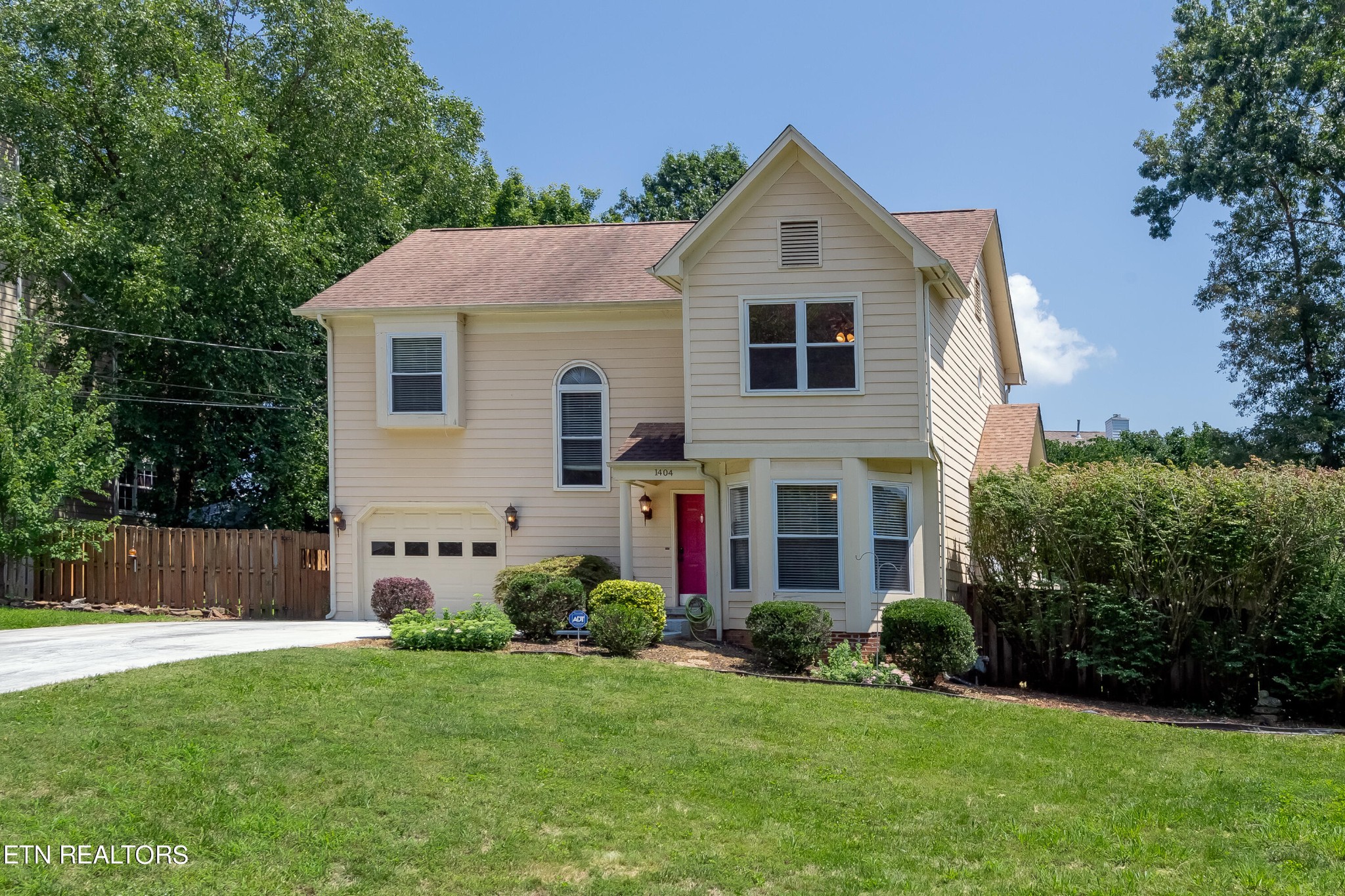 1404 Wenlock Road Knoxville, TN 37922 - Photo 1 of 41 Gallery Image 1
