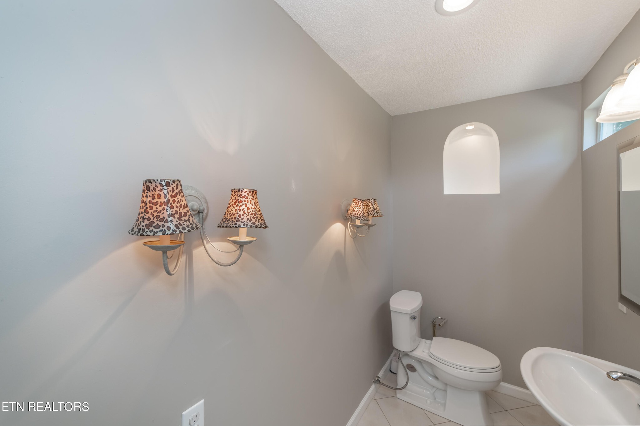 1404 Wenlock Road Knoxville, TN 37922 - Photo 13 of 41 Gallery Image 13