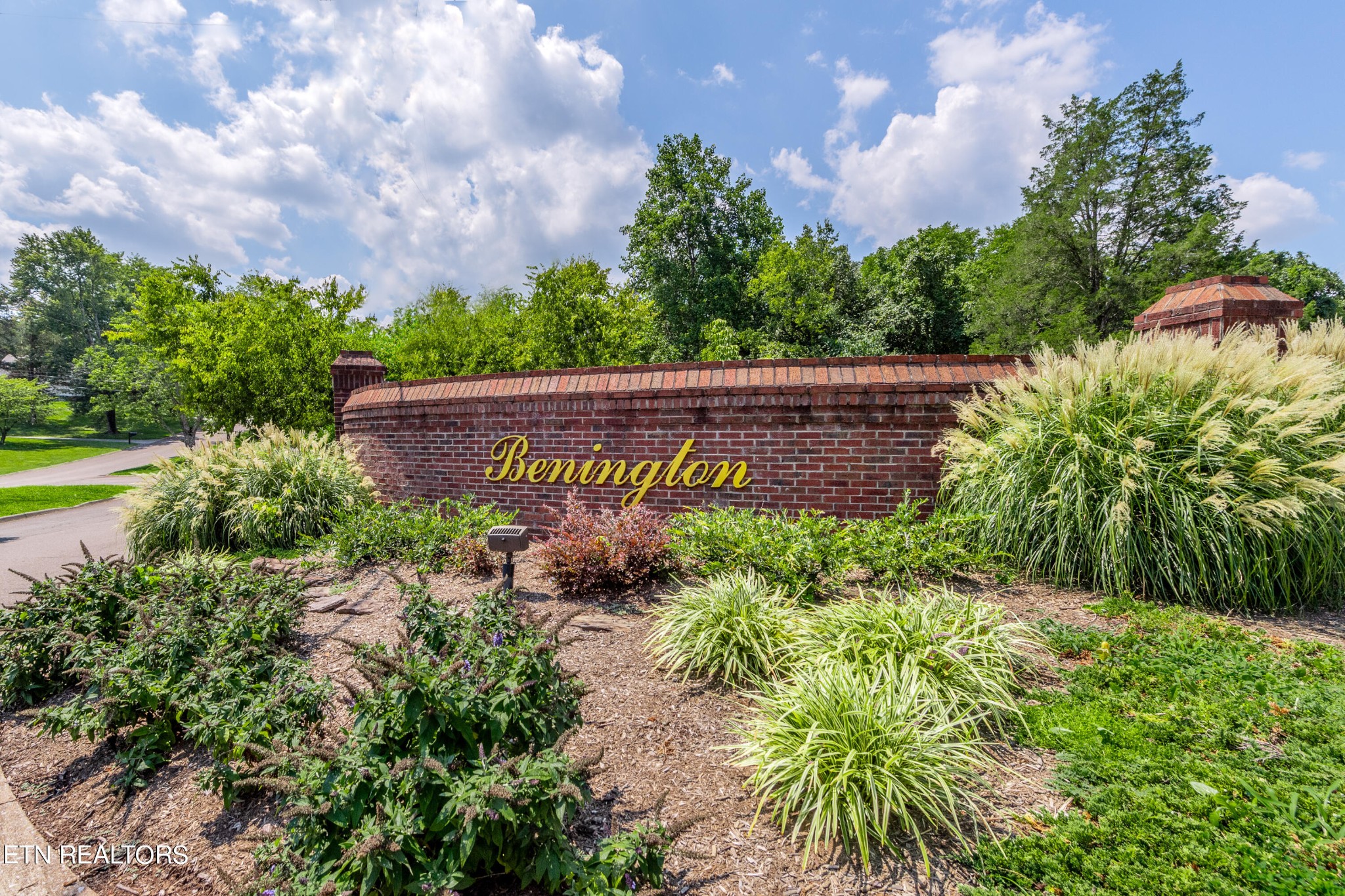 1404 Wenlock Road Knoxville, TN 37922 - Photo 2 of 41 Gallery Image 2