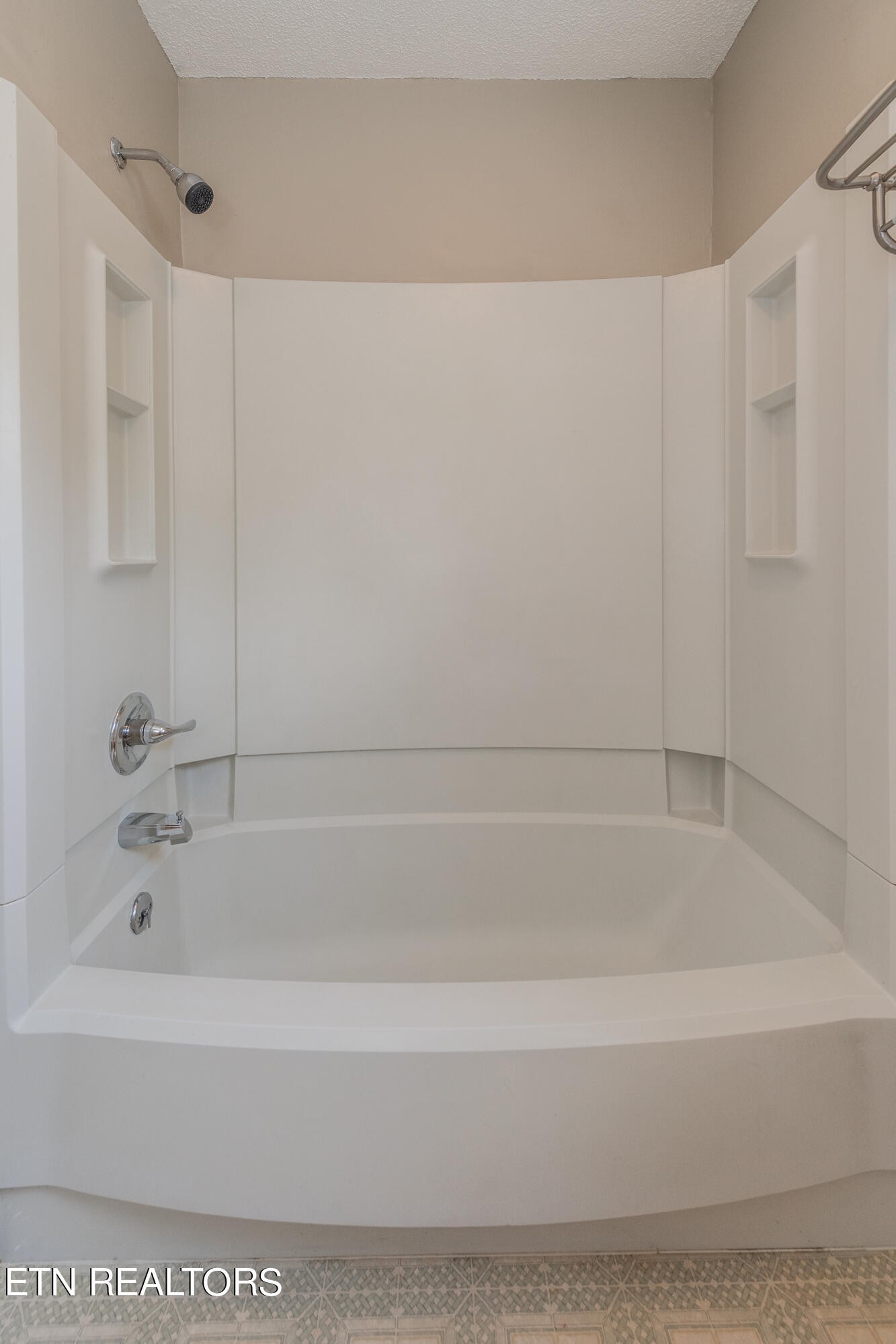 1404 Wenlock Road Knoxville, TN 37922 - Photo 22 of 41 Gallery Image 22